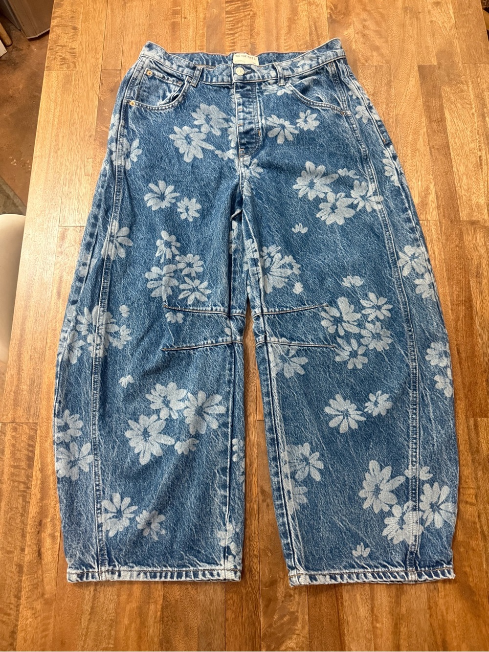 We The Free Daisy Print Denim Barrel Leg Jeans 30